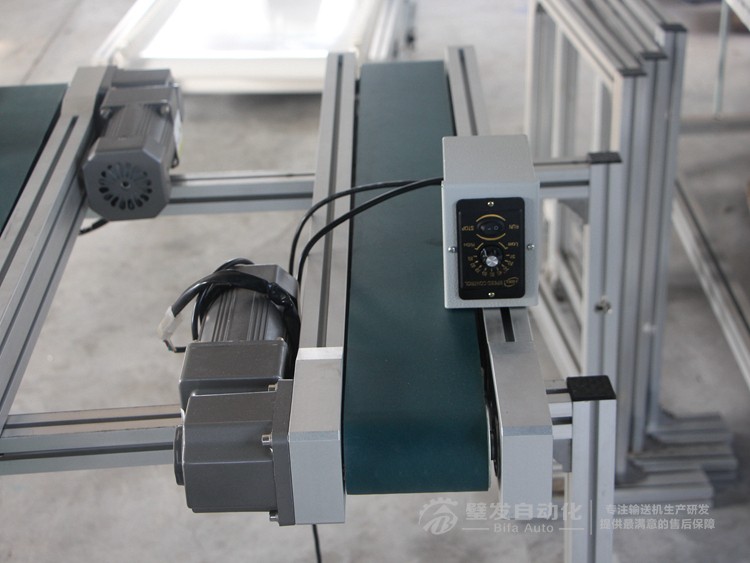 側裝直角電機小型皮帶輸送機 側裝直角電機小型皮帶輸送機