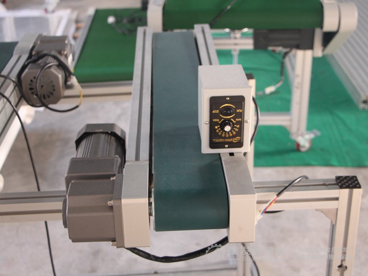 側裝直角電機小型皮帶輸送機 側裝直角電機小型皮帶輸送機